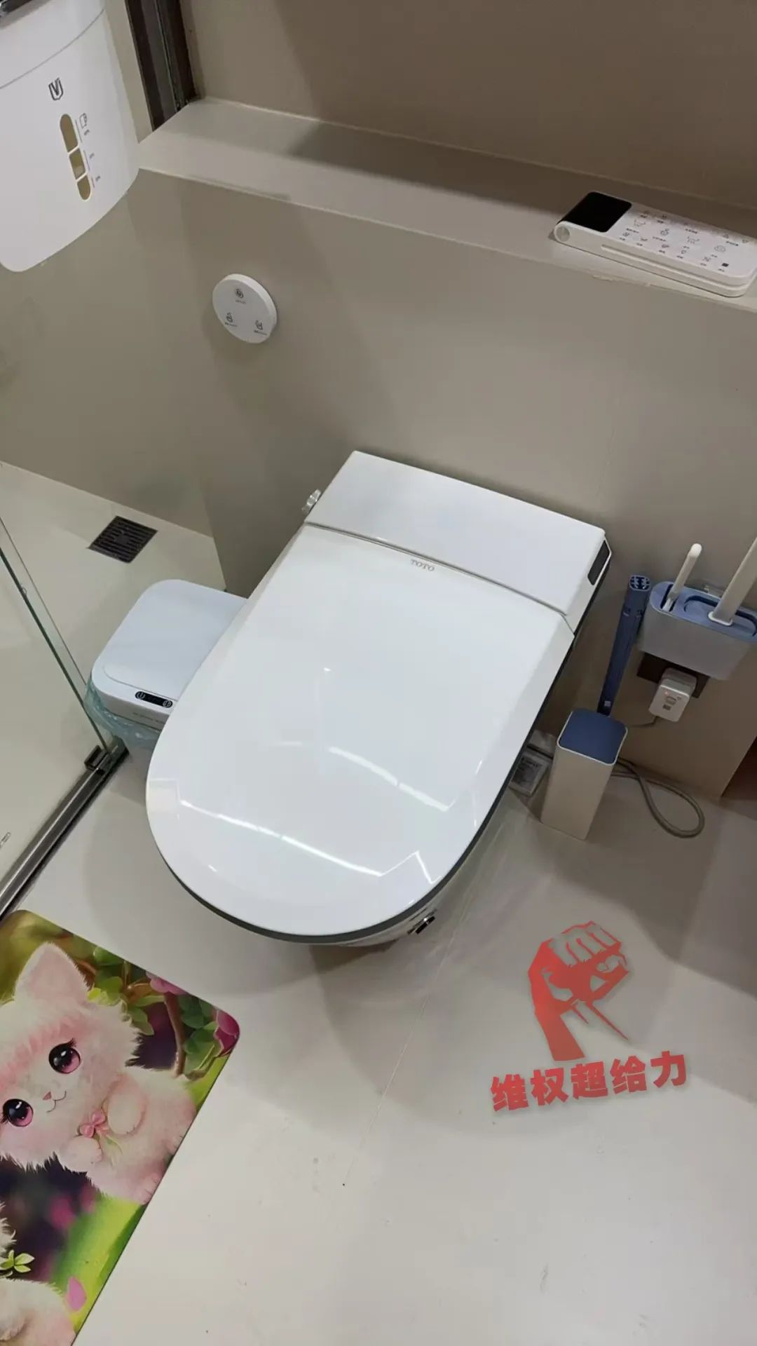 DƬ